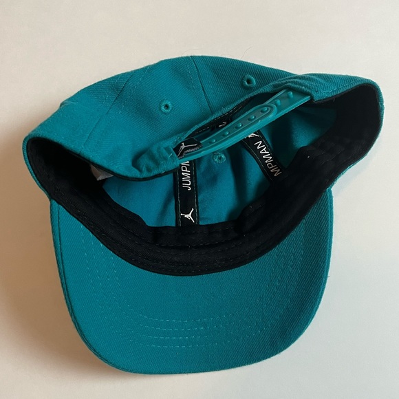 Baby Jordan Snapback / 6-12 - Picture 4 of 5